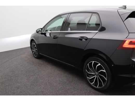 Volkswagen Golf 1.4 eHybrid Style Leder interieur | Panoramadak | Head-Up Display | Achteruitrijcamera | Binnensp... ActivLease financial lease