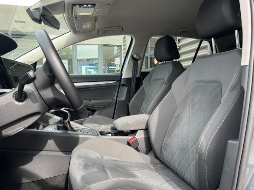 Volkswagen Golf 1.5 TSI 130 pk Life Business | Trekhaak | Led koplampen | Cruise controle adaptief | Dodehoek det... ActivLease financial lease