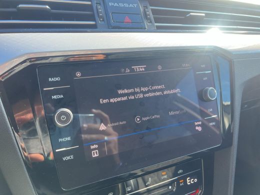 Volkswagen Passat Variant 1.4 TSI PHEV GTE Business | Trekhaak | PHEV | A. Camera | Travel Ass. | ActivLease financial lease