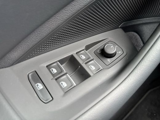 Volkswagen Passat Variant 1.5 eHybrid Elegance Business | PHEV | Trekhaak | IQ.Light | ERGO | ACC | ActivLease financial lease