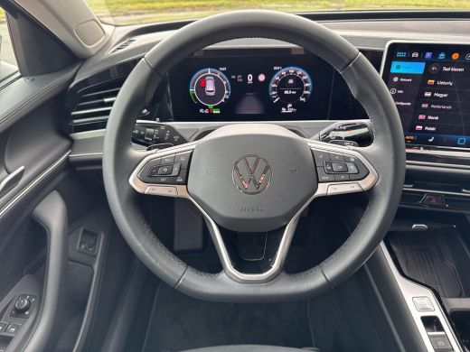 Volkswagen Passat Variant 1.5 eHybrid Elegance Business | PHEV | Trekhaak | IQ.Light | ERGO | ACC | ActivLease financial lease
