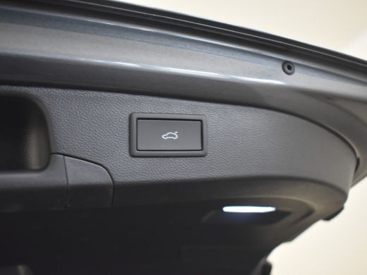 Volkswagen Passat Variant 1.5 eHybrid R-Line Edition 272pk | Trekhaak | Adaptief cruise control | Dodehoekdetectie ... ActivLease financial lease