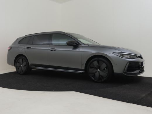 Volkswagen Passat Variant 1.5 eHybrid R-Line Edition 272pk Trekhaak | Adaptief cruise control | Dodehoekdetectie | ... ActivLease financial lease
