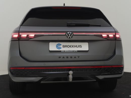 Volkswagen Passat Variant 1.5 eHybrid R-Line Edition 272pk | Trekhaak | Adaptief cruise control | Dodehoekdetectie ... ActivLease financial lease