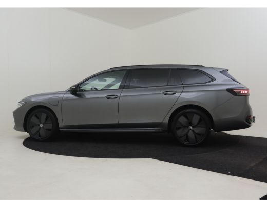 Volkswagen Passat Variant 1.5 eHybrid R-Line Edition 272pk Trekhaak | Adaptief cruise control | Dodehoekdetectie | ... ActivLease financial lease