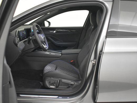 Volkswagen Passat Variant 1.5 eHybrid R-Line Edition 272pk | Trekhaak | Adaptief cruise control | Dodehoekdetectie ... ActivLease financial lease