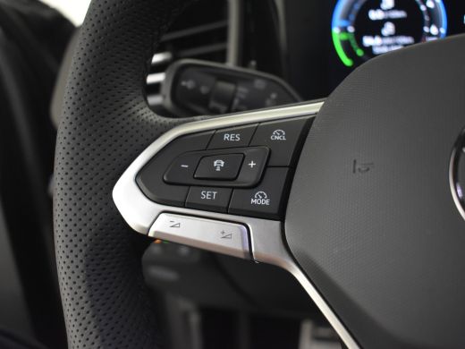 Volkswagen Passat Variant 1.5 eHybrid R-Line Edition 272pk | Trekhaak | Adaptief cruise control | Dodehoekdetectie ... ActivLease financial lease