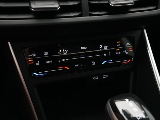 Volkswagen Polo 1.0 TSI 95pk DSG Life Edition Navigatie Stoelverwarming Acc Camera keyless Carplay 307 ActivLease financial lease