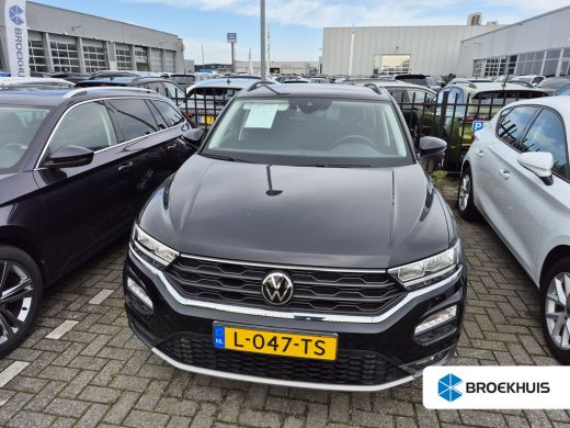Volkswagen T-Roc 1.5 TSI Style 150pk DSG/AUTO Navigatie | Adaptief cruise control | Parkeersensoren v+a | Airco | ... Volkswagen T-Roc 1.5 TSI Style 150pk DSG/AUTO Navigatie | Adaptief cruise control | Parkeersensoren v+a | Airco | ...