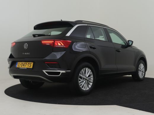 Volkswagen T-Roc 1.5 TSI Style 150pk DSG/AUTO | Navigatie | Adaptief cruise control | Parkeersensoren v+a | Airco ... ActivLease financial lease