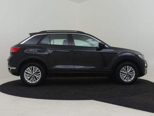 Volkswagen T-Roc 1.5 TSI Style 150pk DSG/AUTO | Navigatie | Adaptief cruise control | Parkeersensoren v+a | Airco ... ActivLease financial lease
