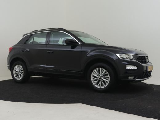 Volkswagen T-Roc 1.5 TSI Style 150pk DSG/AUTO | Navigatie | Adaptief cruise control | Parkeersensoren v+a | Airco ... ActivLease financial lease