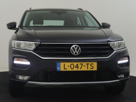 Volkswagen T-Roc 1.5 TSI Style 150pk DSG/AUTO | Navigatie | Adaptief cruise control | Parkeersensoren v+a | Airco ... ActivLease financial lease