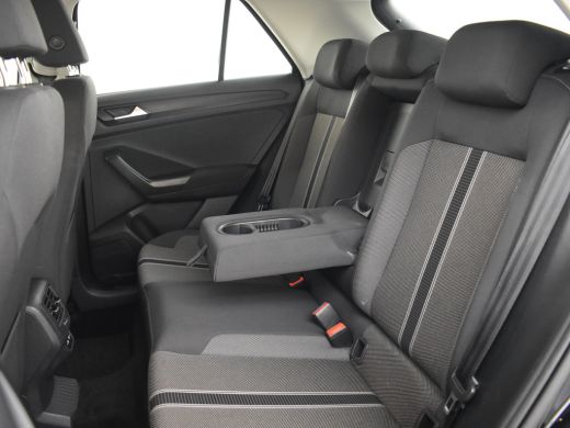 Volkswagen T-Roc 1.5 TSI Style 150pk DSG/AUTO | Navigatie | Adaptief cruise control | Parkeersensoren v+a | Airco ... ActivLease financial lease
