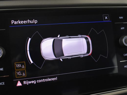 Volkswagen T-Roc 1.5 TSI Style 150pk DSG/AUTO | Navigatie | Adaptief cruise control | Parkeersensoren v+a | Airco ... ActivLease financial lease