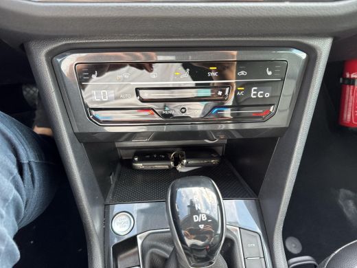 Volkswagen Tiguan 1.4 TSI eHybrid Elegance 180 kw Trekhaak | Leder | PHEV | NAVI | A Camera | ActivLease financial lease