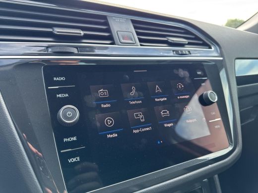 Volkswagen Tiguan 1.4 TSI eHybrid Elegance 180 kw Trekhaak | Leder | PHEV | NAVI | A Camera | ActivLease financial lease