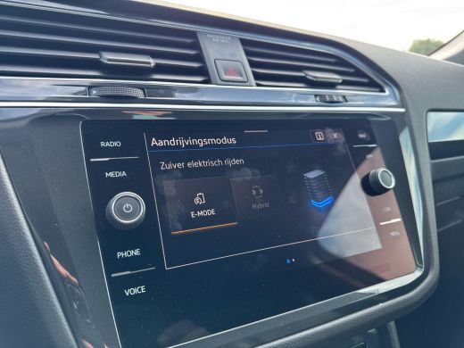 Volkswagen Tiguan 1.4 TSI eHybrid Elegance 180 kw Trekhaak | Leder | PHEV | NAVI | A Camera | ActivLease financial lease