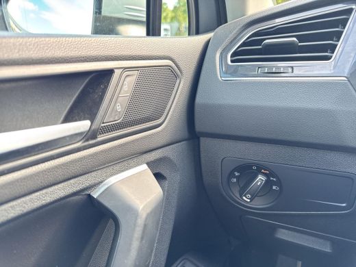 Volkswagen Tiguan 1.4 TSI eHybrid Elegance 180 kw Trekhaak | Leder | PHEV | NAVI | A Camera | ActivLease financial lease