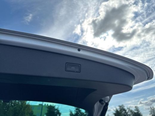 Volkswagen Tiguan 1.4 TSI eHybrid Elegance 180 kw Trekhaak | Leder | PHEV | NAVI | A Camera | ActivLease financial lease