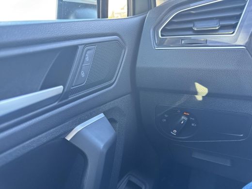 Volkswagen Tiguan 1.4 TSI eHybrid Elegance 180 kw | SOH 90% | Trekhaak | Leder | PHEV | NAVI | A Camera | ActivLease financial lease