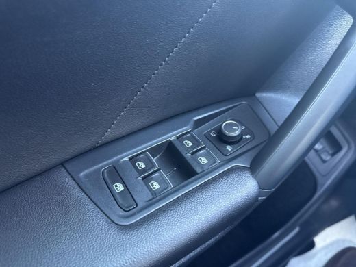 Volkswagen Tiguan 1.4 TSI eHybrid Elegance 180 kw | SOH 90% | Trekhaak | Leder | PHEV | NAVI | A Camera | ActivLease financial lease