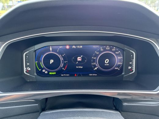 Volkswagen Tiguan 1.4 TSI eHybrid Elegance 180 kw Trekhaak | Leder | PHEV | NAVI | A Camera | ActivLease financial lease