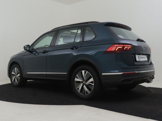 Volkswagen Tiguan 1.4 TSI eHybrid R-Line Business+ 245pk | Glazen Panoramadak | Trekhaak uitklapbaar | Massage stoe... ActivLease financial lease