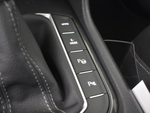 Volkswagen Tiguan 1.4 TSI eHybrid R-Line Business+ 245pk | Trekhaak | Dodehoekdetectie | Matrix koplampen | Navigat... ActivLease financial lease