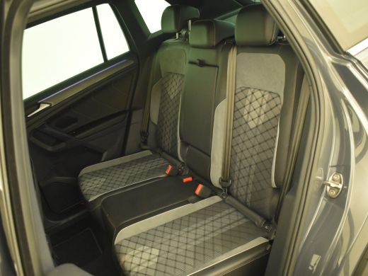 Volkswagen Tiguan 1.4 TSI eHybrid R-Line Business+ 245pk | Trekhaak | Dodehoekdetectie | Matrix koplampen | Navigat... ActivLease financial lease