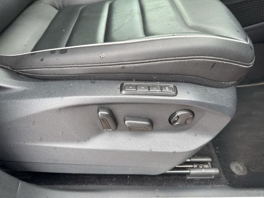 Volkswagen Tiguan 1.4 TSI eHybrid R-Line Business+ | Trekhaak | Pano Dak | IQ. Light | ActivLease financial lease