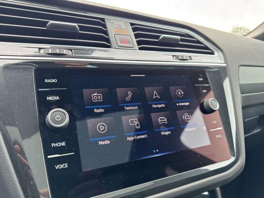 Volkswagen Tiguan 1.4 TSI eHybrid R-Line Business+ | Trekhaak | Pano Dak | IQ. Light | ActivLease financial lease
