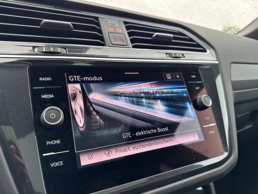 Volkswagen Tiguan 1.4 TSI eHybrid R-Line Business+ | Trekhaak | Pano Dak | IQ. Light | ActivLease financial lease