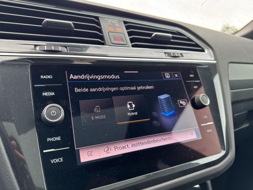 Volkswagen Tiguan 1.4 TSI eHybrid R-Line Business+ | Trekhaak | Pano Dak | IQ. Light | ActivLease financial lease