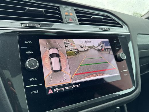 Volkswagen Tiguan 1.4 TSI eHybrid R-Line Business+ | Trekhaak | Pano Dak | IQ. Light | ActivLease financial lease