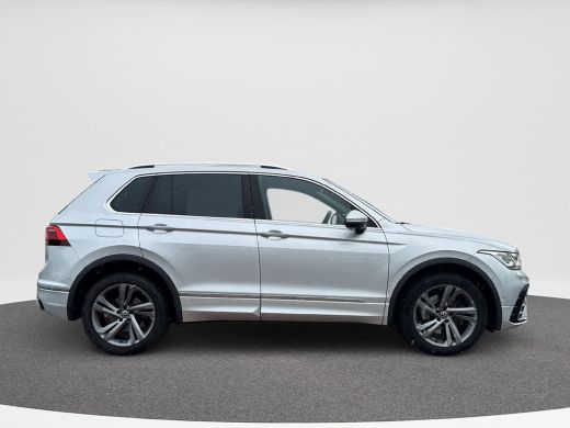 Volkswagen Tiguan 1.4 TSI eHybrid R-Line Business+ | Trekhaak | Pano Dak | IQ. Light | ActivLease financial lease