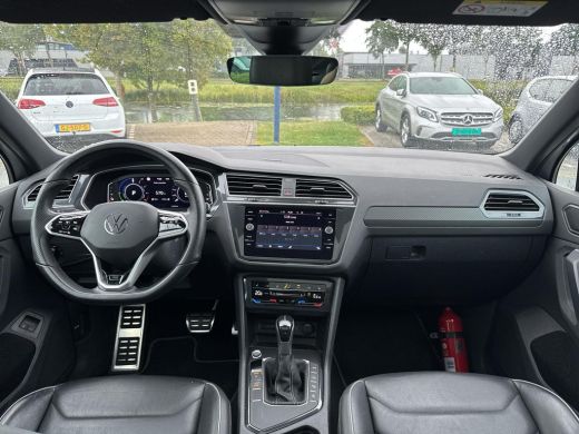 Volkswagen Tiguan 1.4 TSI eHybrid R-Line Business+ | Trekhaak | Pano Dak | IQ. Light | ActivLease financial lease