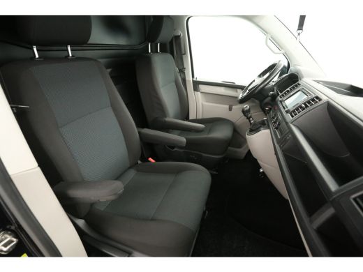 Volkswagen Transporter 2.0 TDI L1H1 | 150PK | Airco | Cruise | Parkeersens | Trekh. | 18"LMV ActivLease financial lease