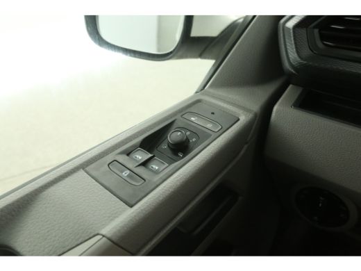 Volkswagen Transporter 2.0 TDI L2H1 150PK DSG Automaat Airco Carplay Cruise Navi PDC 16''LMV Trekhaak ActivLease financial lease