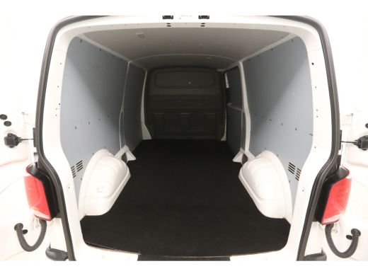 Volkswagen Transporter 2.0 TDI L2H1 150PK DSG Automaat Airco Carplay Cruise Navi PDC 16''LMV Trekhaak ActivLease financial lease