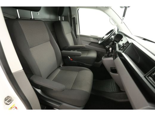 Volkswagen Transporter 2.0 TDI L2H1 150PK DSG Automaat Airco Carplay Cruise Navi PDC 16''LMV Trekhaak ActivLease financial lease