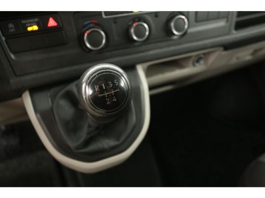 Volkswagen Transporter 2.0 TDI L1H1 Airco Trekhaak Elektrpakket Imperiaal Sidebars ActivLease financial lease