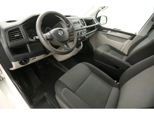 Volkswagen Transporter 2.0 TSI 150PK L1H1 | Benzine | EMISSIEVRIJE ZONE | Airco Trekhaak Elektrpakket Schuifdeur ActivLease financial lease