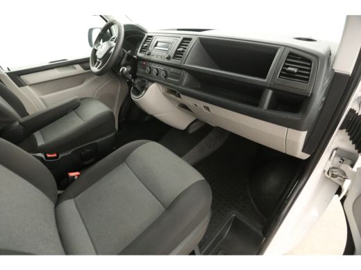 Volkswagen Transporter 2.0 TSI 150PK L1H1 | Benzine | EMISSIEVRIJE ZONE | Airco Trekhaak Elektrpakket Schuifdeur ActivLease financial lease