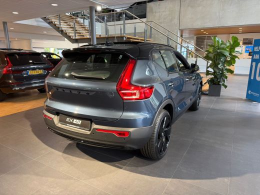 Volvo  EX40 Black Edition Plus Single Motor Extended Range Suede Bekleding- Zwart Dak- Lounge Pakket ActivLease financial lease