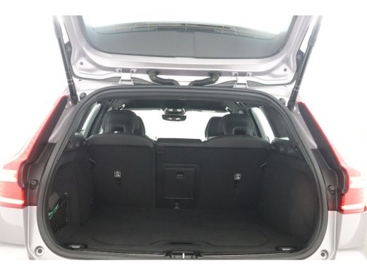 Volvo  V60 T6 AWD Plus Dark | Trekhaak | 360 camera | Stoel + Stuurverwarming |  Harman Kardon | ActivLease financial lease