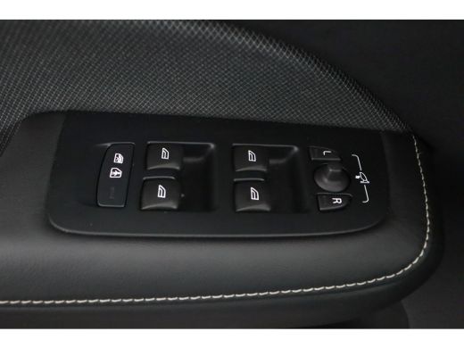 Volvo  V60 T6 AWD Plus Dark | Trekhaak | 360 camera | Stoel + Stuurverwarming |  Harman Kardon | ActivLease financial lease