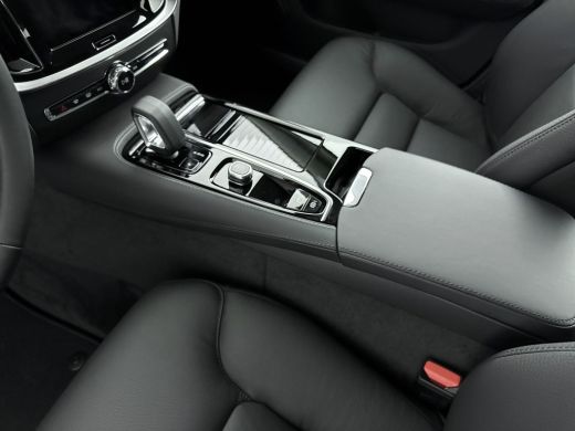 Volvo  V60 T6 Essential Moritz Leder- Driver Assist- Climate Pack- Park Assist ActivLease financial lease