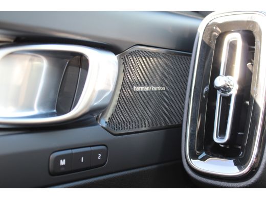 Volvo  XC40 B4 Plus Dark | Stoel + Stuurwielverwarming | Trekhaak | Adaptieve cruise control | BLIS | ActivLease financial lease