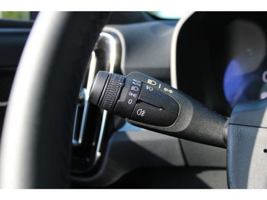 Volvo  XC40 B4 Plus Dark | Stoel + Stuurwielverwarming | Trekhaak | Adaptieve cruise control | BLIS | ActivLease financial lease